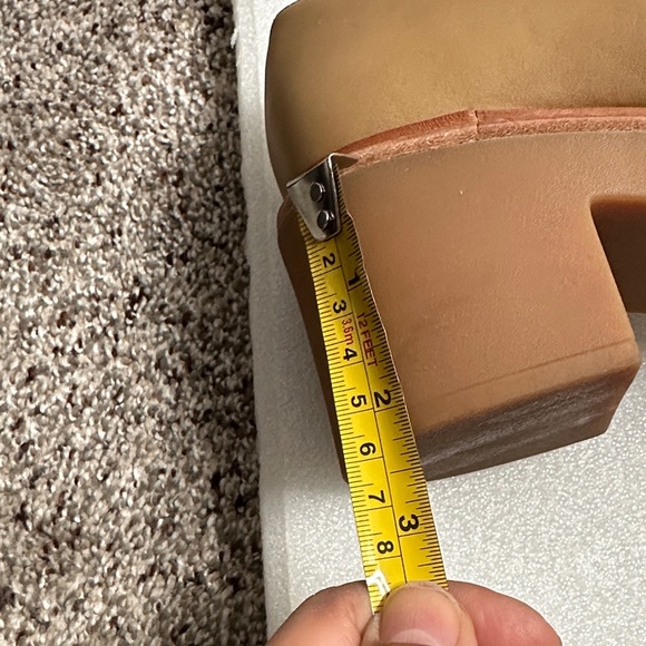 Vince Rowe tan Brown Leather Slip-On Loafers chunky platform size 6 - Picture 12 of 12